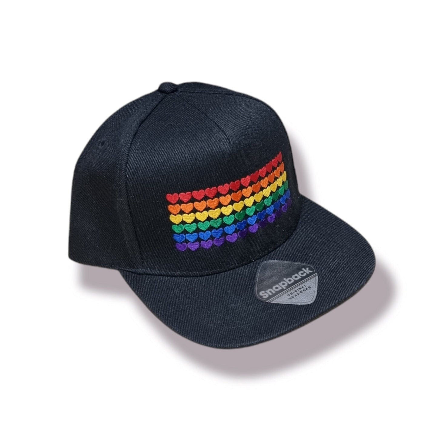 Casquette snapback brodée cœurs arc-en-ciel